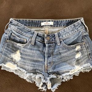 Hollister Jean shorts! Size 5